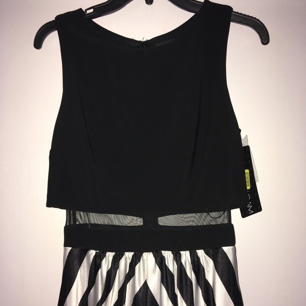 NWT Women's Mardi Gras prom black white gown sz 4
